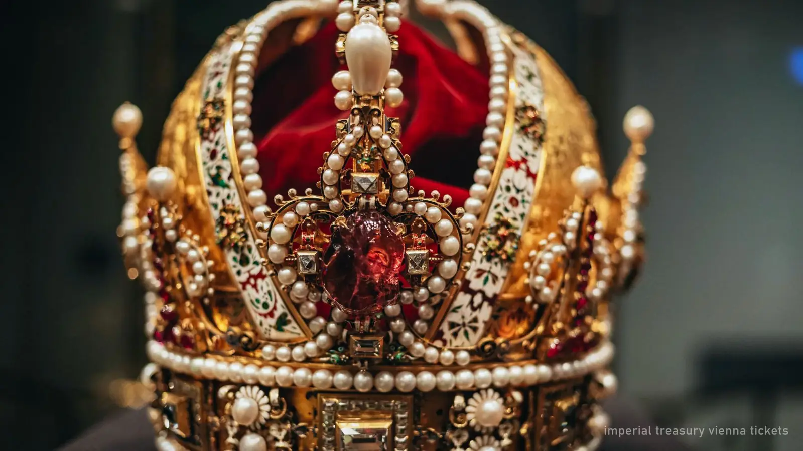 A jewelled imperial crown in its case in the Imperial Treasury, Hofburg, Vienna — photo from the booking listing